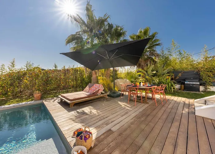 2 Nice Private Rooms With Pool And Garden Sea View