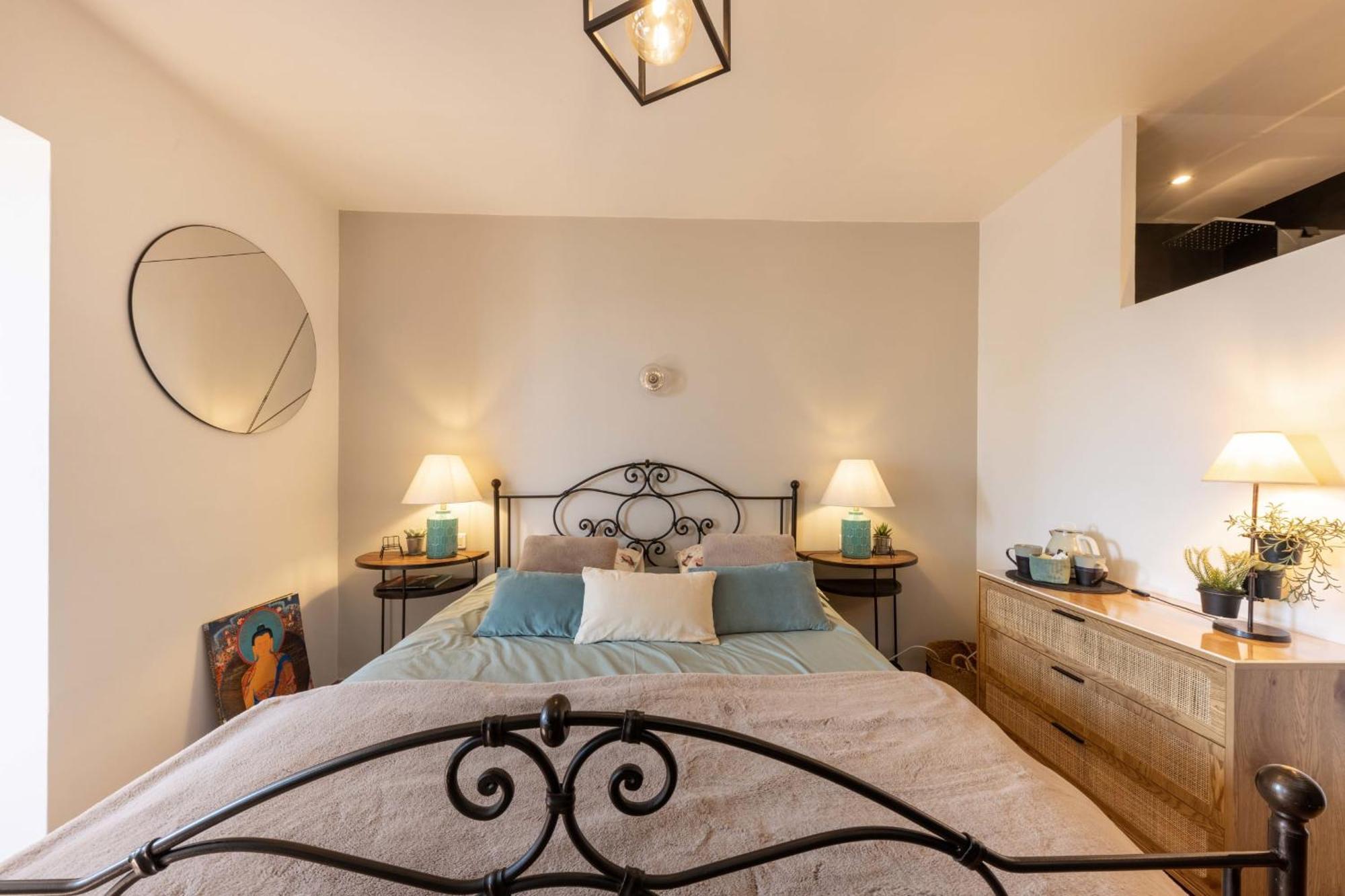 2 Private With Pool And Garden Sea View